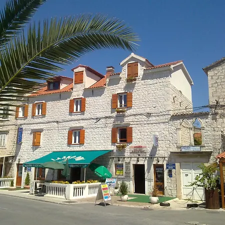 Διαμέρισμα Feral Τρογκίρ