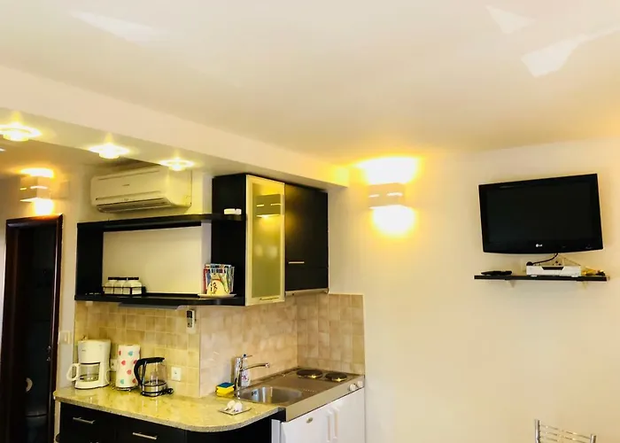 Feral アパート *