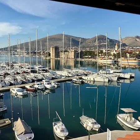 Feral * Trogir